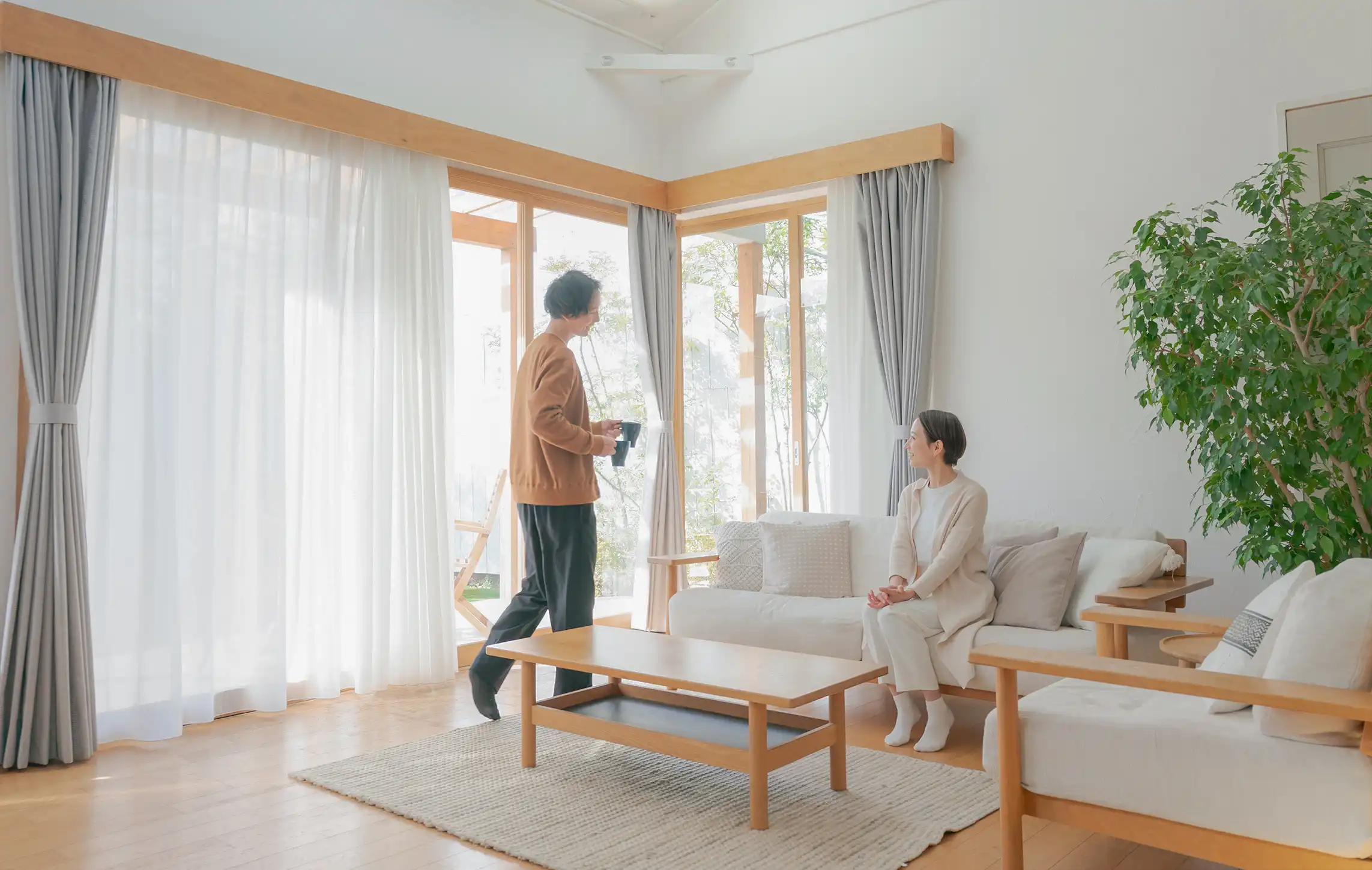 hero-scroll-image-transition