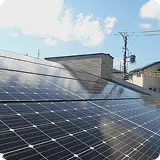 小さい画像：未来へつなぐ、エコな家づくり: 高性能な断熱と省エネ設備で、一年中快適な空間に。再生可能エネルギーの活用で、次世代につなぐサステナブルな住まいを実現します。